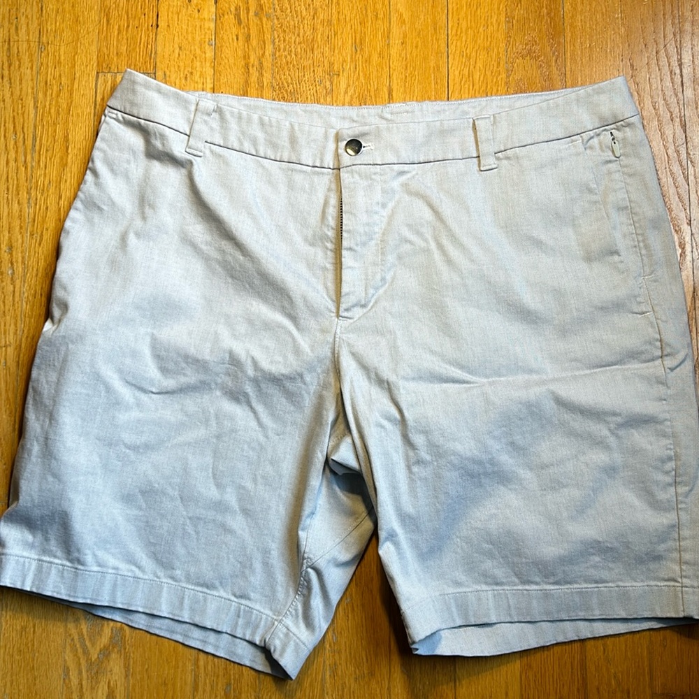 Lululemon men’s shorts, 9 in inseam